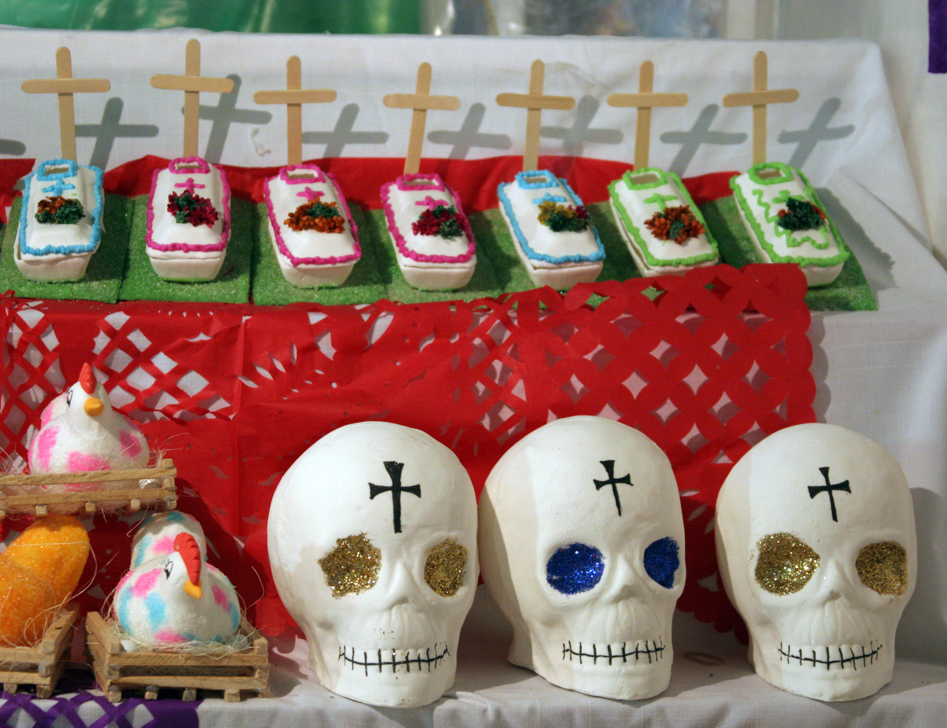 Zuckerfiguren zum Tag der Toten in Mexiko, © CC BY-SA 2.5, Urheber: Tomás Castelazo